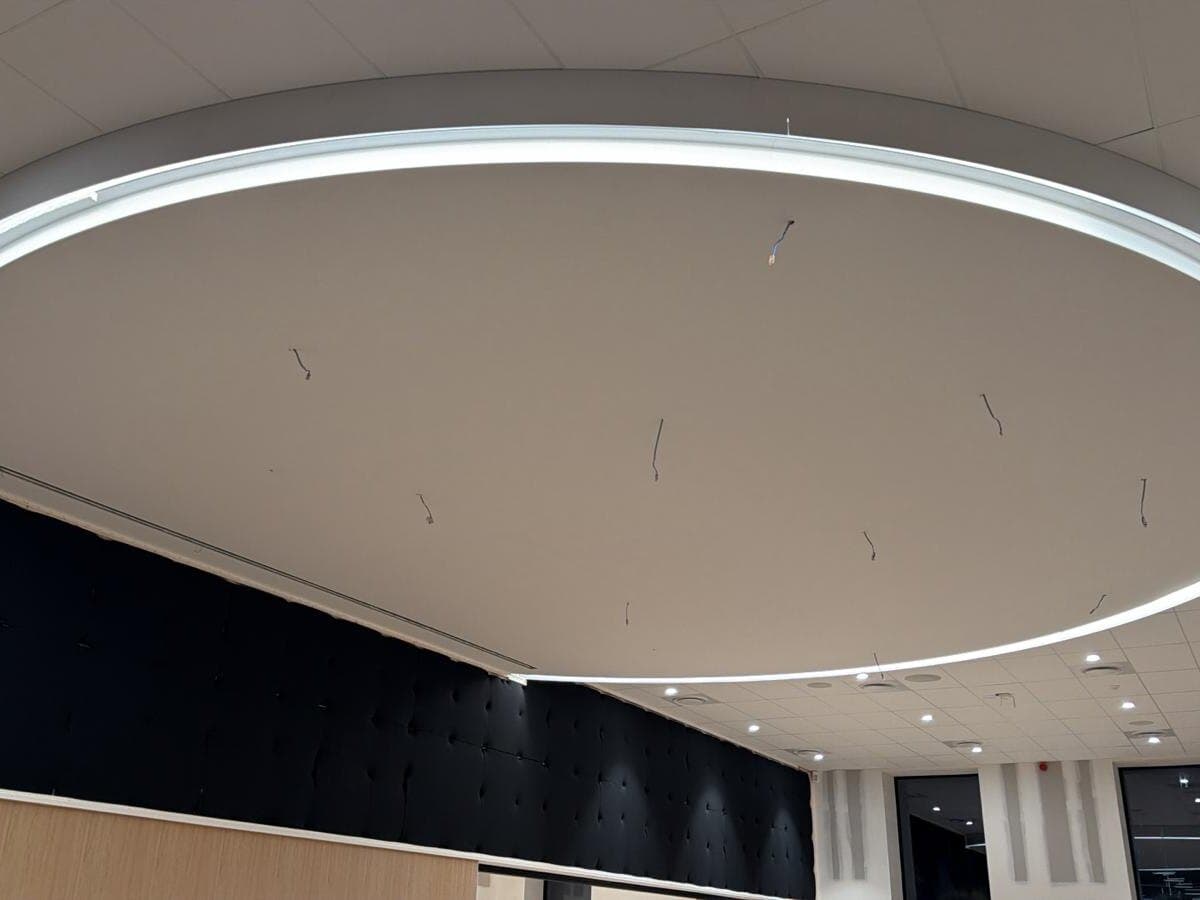 Svífandi listaloft — installed and finished