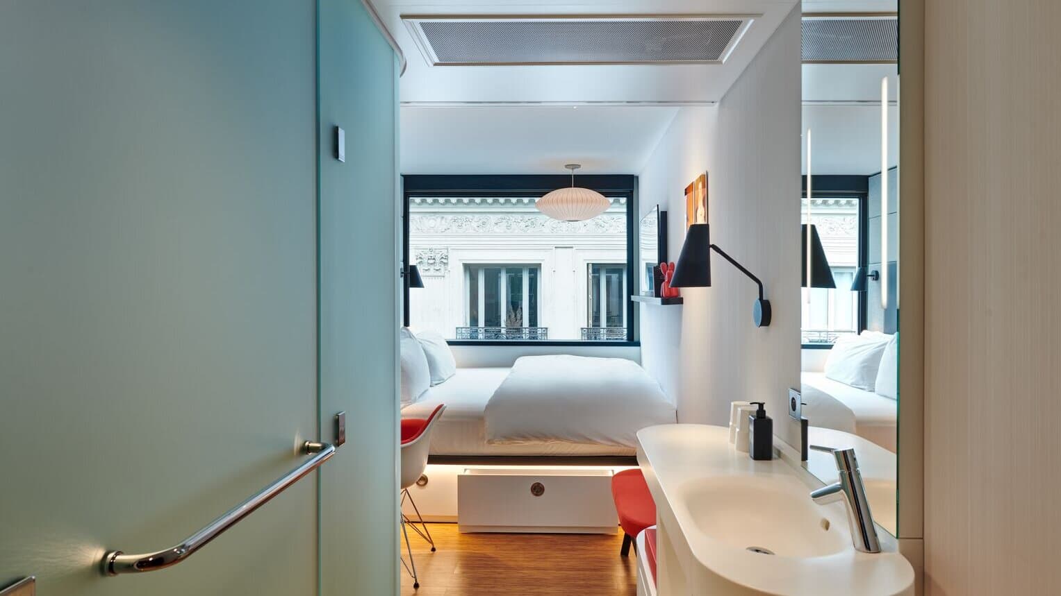 CitizenM Hotel — Baðherbergi